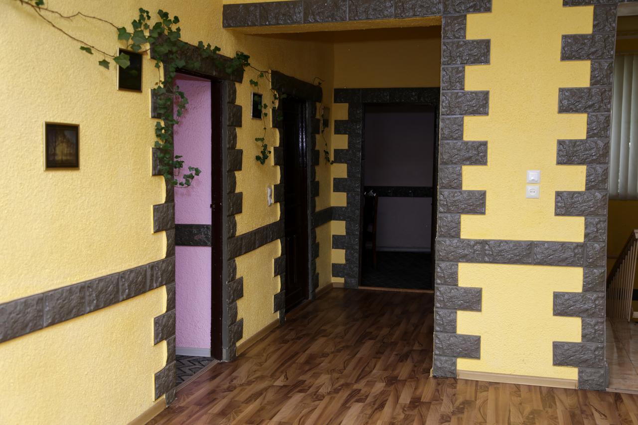 Oazis Hotel Noratus Exterior photo